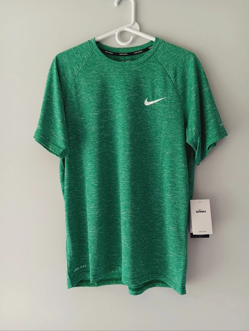 Nike Swim Dri-Fit UPF 40+ Short-Sleeve Crewneck Shirt Green Medium